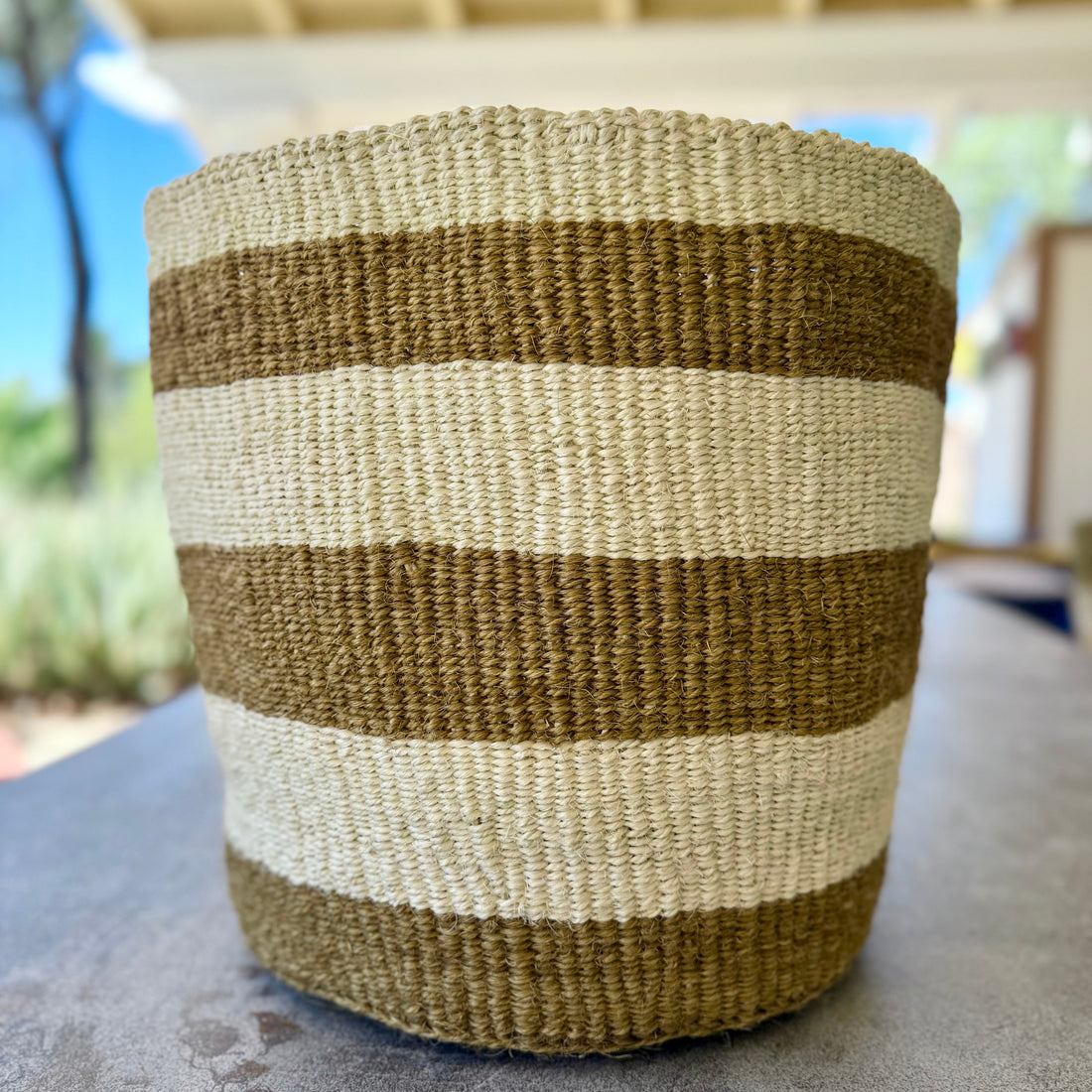 Kitui Basket XXL – Handwoven Ecru & Sand Sisal Basket from Kenya