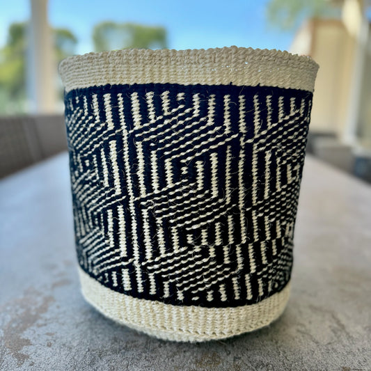 Kitui Basket – Large Handwoven (Ecru & Black Diamond Path)