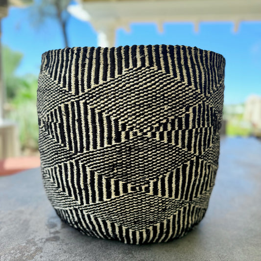 Kitui Basket – XXL Handwoven (ZeZe B&W)