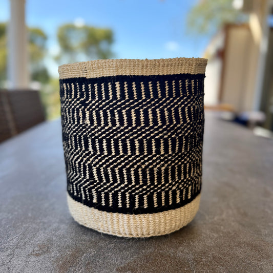 Kitui Basket - Medium Basket (B&W Zigzag Path Weave)