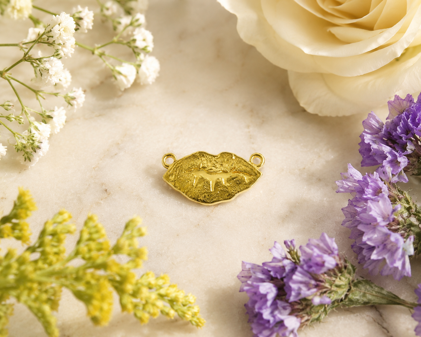 A Kiss of Gold Charm